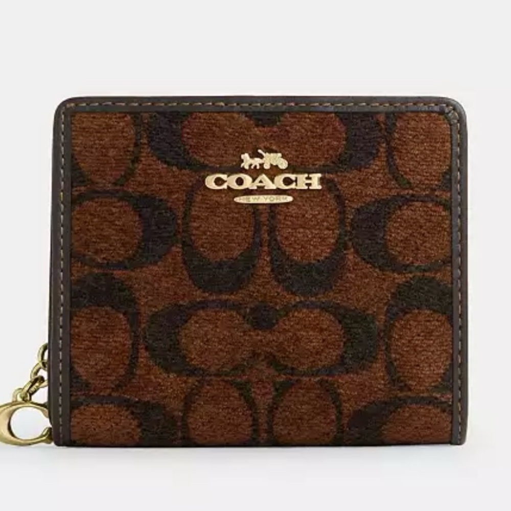 SOLD 🔥 Authentic Coach Snap Wallet In Signature Chenille🔥